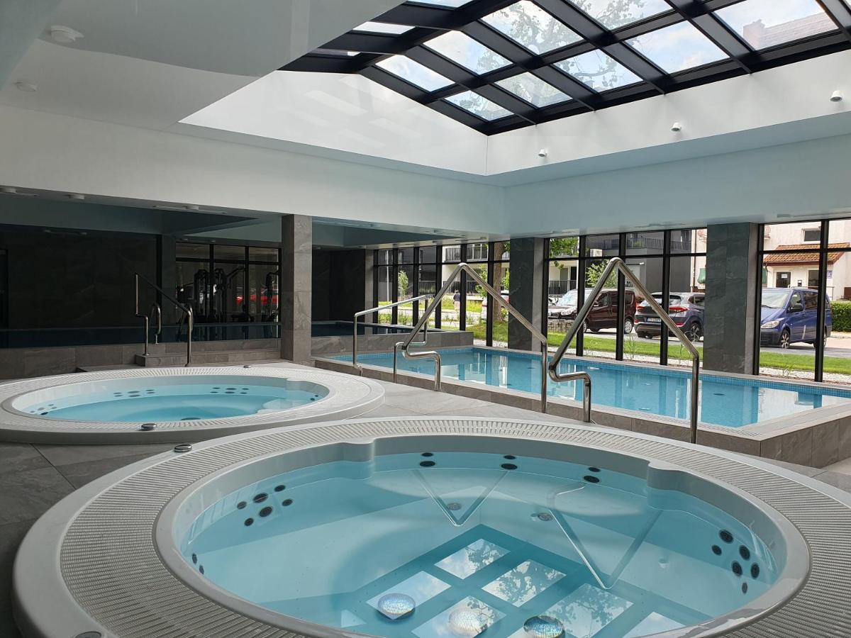 Green Port Spa Kolobrzeg Stylowy Loft- W Cenie Klimatyzacja, Baseny, 2 Jacuzzi, Sauna, Szlafroki, Bawialnia Exterior photo